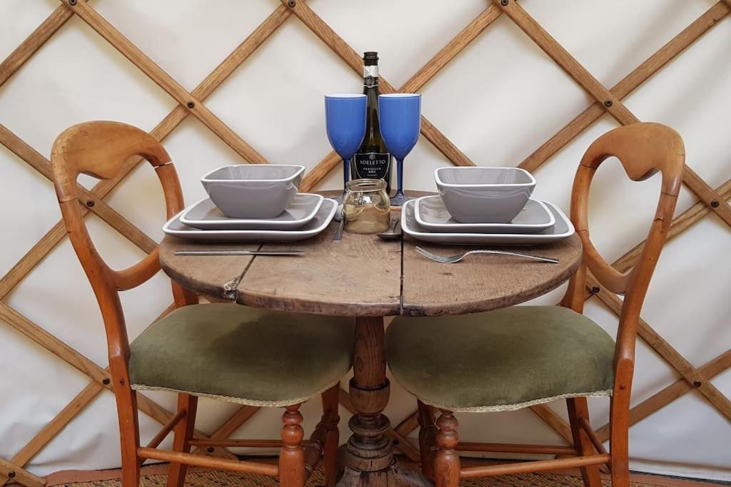 Bronfelen Yurt Hotel Cynghordy Bagian luar foto