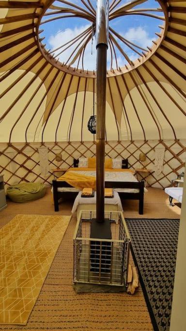 Bronfelen Yurt Hotel Cynghordy Bagian luar foto