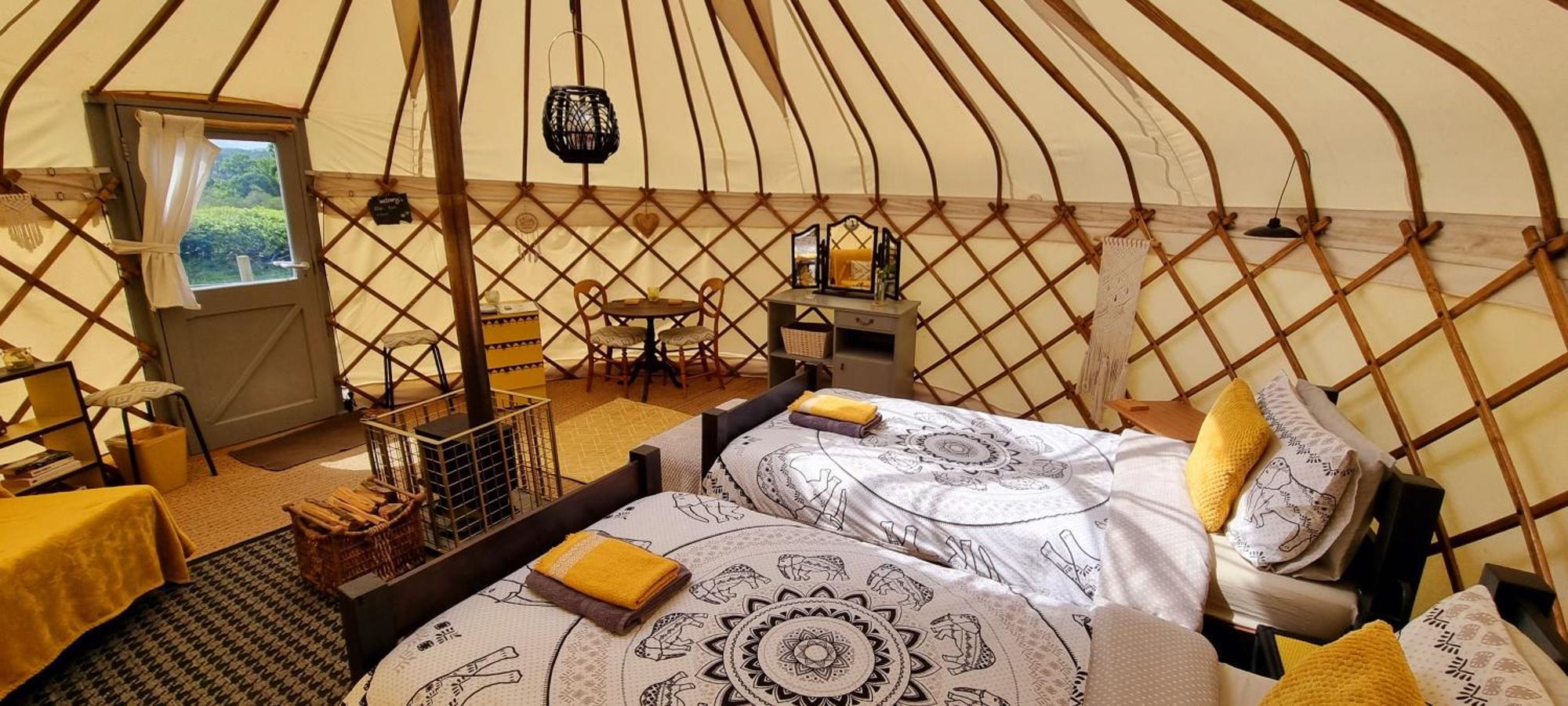 Bronfelen Yurt Hotel Cynghordy Bagian luar foto