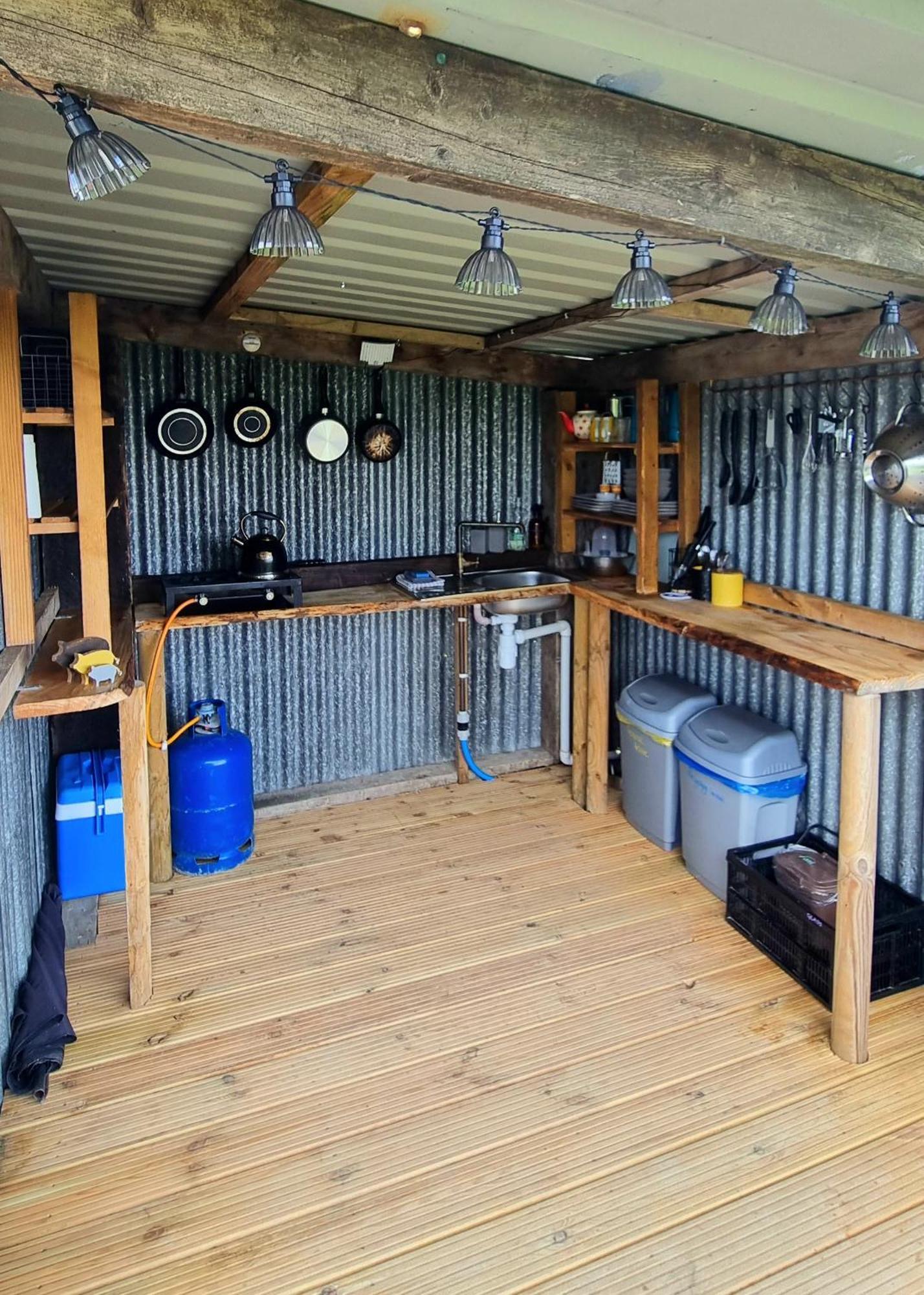 Bronfelen Yurt Hotel Cynghordy Bagian luar foto